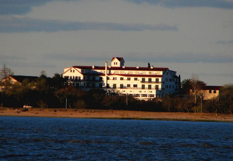 Hotel Casino Carmelo Bagian luar foto